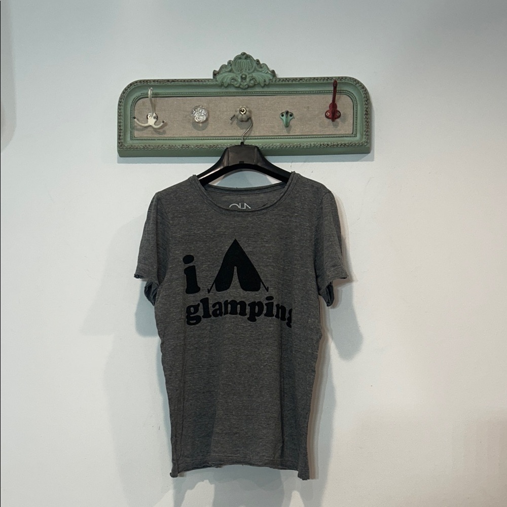 Chaser Gray 'I Love Glamping' vintage was tent Tee women’s medium new w tags